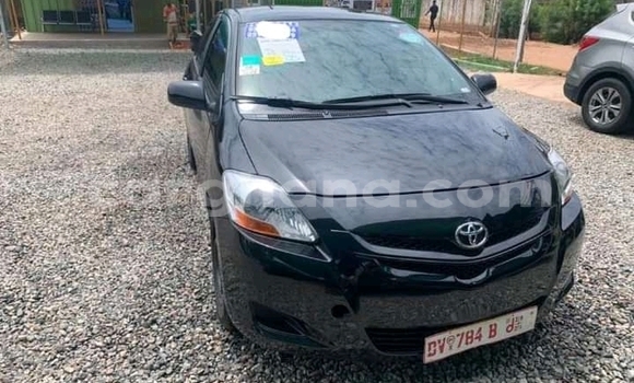 Sayi Na hannu Toyota Yaris Black Mota in Accra a Greater Accra
