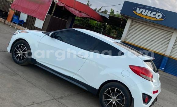 Buy Used Hyundai Veloster White Car in Accra in Greater Accra Buy Used Hyundai Veloster White Car in Accra in Greater Accra