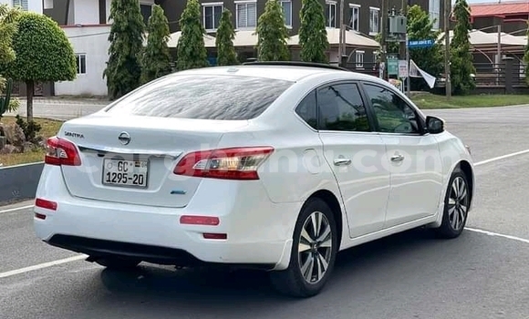 Ra Àlòkù Nissan Sentra funfun Ọkọ̀ in Accra ni Greater Accra Ra Àlòkù Nissan Sentra funfun Ọkọ̀ in Accra ni Greater Accra