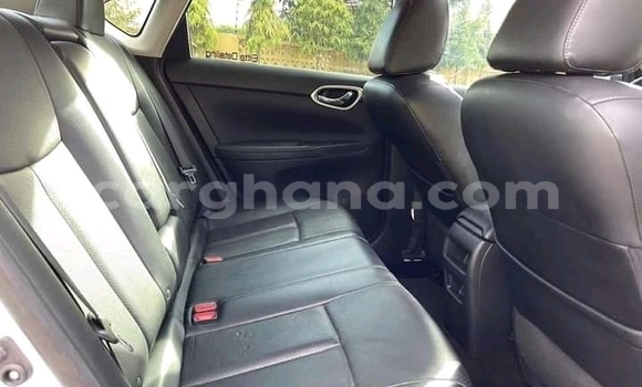 Ra Àlòkù Nissan Sentra funfun Ọkọ̀ in Accra ni Greater Accra Ra Àlòkù Nissan Sentra funfun Ọkọ̀ in Accra ni Greater Accra