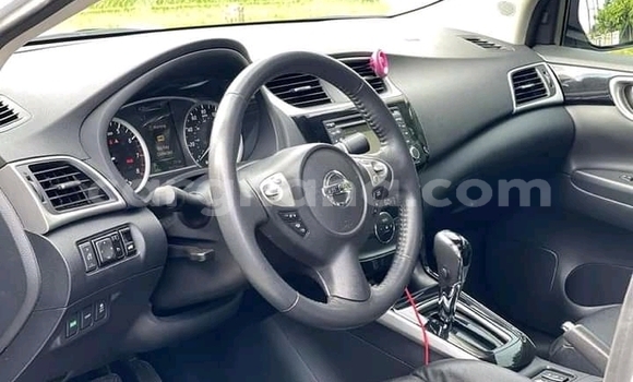 Ra Àlòkù Nissan Sentra funfun Ọkọ̀ in Accra ni Greater Accra Ra Àlòkù Nissan Sentra funfun Ọkọ̀ in Accra ni Greater Accra
