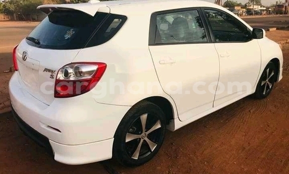 Buy Used Toyota Matrix White Car in Accra in Greater Accra Buy Used Toyota Matrix White Car in Accra in Greater Accra