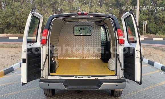 Sayi Imported Chevrolet Express White Mota in Import - Dubai a Ashanti Sayi Imported Chevrolet Express White Mota in Import - Dubai a Ashanti