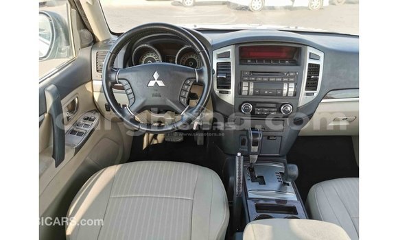 Ra Imported Mitsubishi Pajero funfun Ọkọ̀ in Import - Dubai ni Ashanti Ra Imported Mitsubishi Pajero funfun Ọkọ̀ in Import - Dubai ni Ashanti