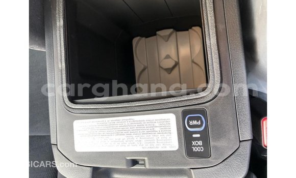 Sayi Imported Toyota Prado White Mota in Import - Dubai a Ashanti Sayi Imported Toyota Prado White Mota in Import - Dubai a Ashanti