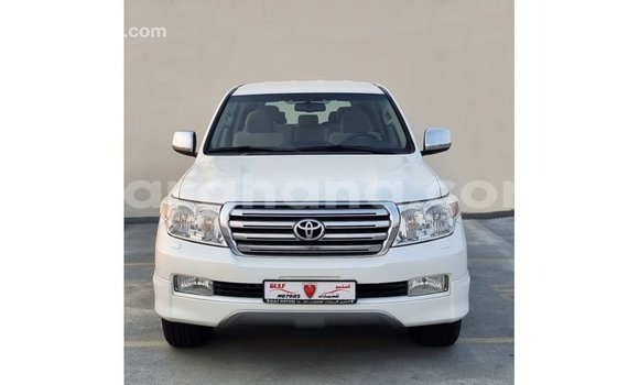 Sayi Imported Toyota Land Cruiser White Mota in Import - Dubai a Ashanti Sayi Imported Toyota Land Cruiser White Mota in Import - Dubai a Ashanti