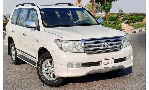 Buy Import Toyota Land Cruiser White Car in Import - Dubai in Ashanti Buy Import Toyota Land Cruiser White Car in Import - Dubai in Ashanti
