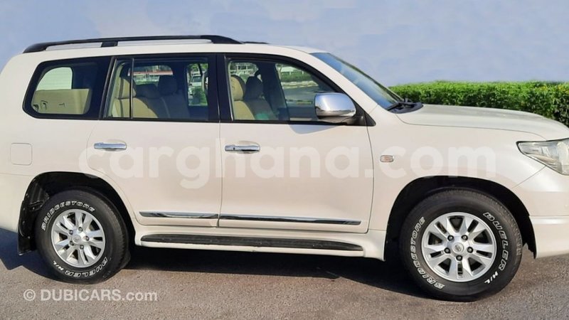 Big with watermark toyota land cruiser ashanti import dubai 32461