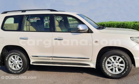 Ra Imported Toyota Land Cruiser funfun Ọkọ̀ in Import - Dubai ni Ashanti Ra Imported Toyota Land Cruiser funfun Ọkọ̀ in Import - Dubai ni Ashanti