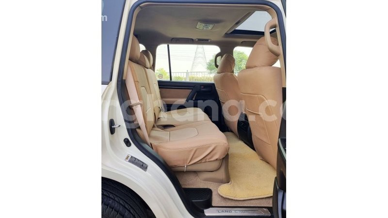 Big with watermark toyota land cruiser ashanti import dubai 32461