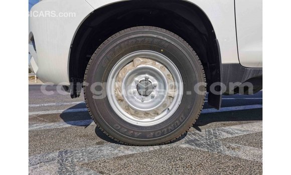Buy Import Toyota Prado White Car in Import - Dubai in Ashanti Buy Import Toyota Prado White Car in Import - Dubai in Ashanti