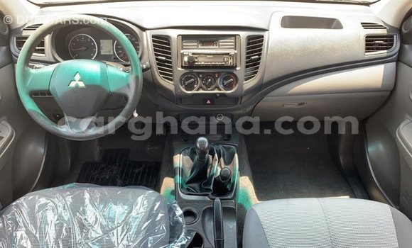Sayi Imported Mitsubishi L200 White Mota in Import - Dubai a Ashanti Sayi Imported Mitsubishi L200 White Mota in Import - Dubai a Ashanti