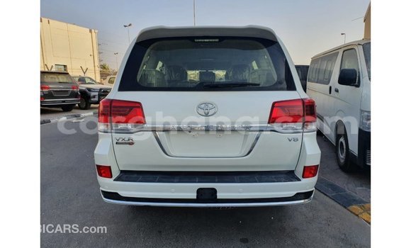 Sayi Imported Toyota Land Cruiser White Mota in Import - Dubai a Ashanti Sayi Imported Toyota Land Cruiser White Mota in Import - Dubai a Ashanti