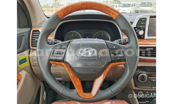 Sayi Imported Hyundai Tucson White Mota in Import - Dubai a Ashanti Sayi Imported Hyundai Tucson White Mota in Import - Dubai a Ashanti