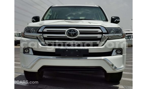 Buy Import Toyota Land Cruiser White Car in Import - Dubai in Ashanti Buy Import Toyota Land Cruiser White Car in Import - Dubai in Ashanti