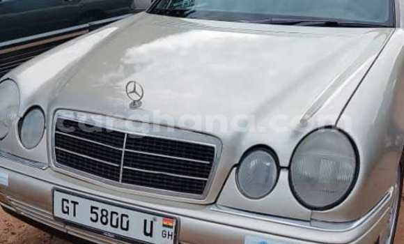 Ra Àlòkù Mercedes-Benz E200 Brown Ọkọ̀ in Tema ni Greater Accra