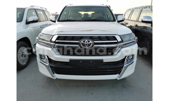 Buy Import Toyota Land Cruiser White Car in Import - Dubai in Ashanti Buy Import Toyota Land Cruiser White Car in Import - Dubai in Ashanti