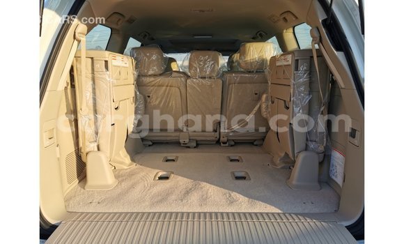 Buy Import Toyota Land Cruiser White Car in Import - Dubai in Ashanti Buy Import Toyota Land Cruiser White Car in Import - Dubai in Ashanti
