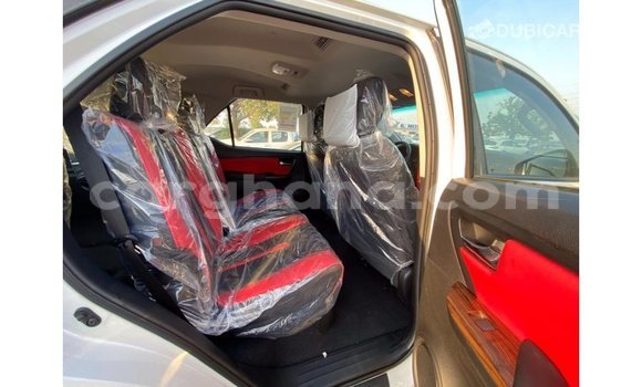 Buy Import Toyota Fortuner White Car in Import - Dubai in Ashanti Buy Import Toyota Fortuner White Car in Import - Dubai in Ashanti
