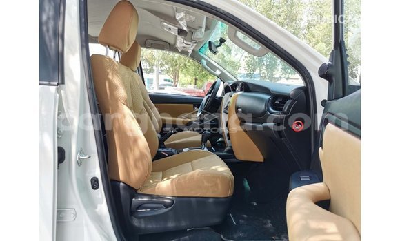 Ra Imported Toyota Fortuner funfun Ọkọ̀ in Import - Dubai ni Ashanti Ra Imported Toyota Fortuner funfun Ọkọ̀ in Import - Dubai ni Ashanti