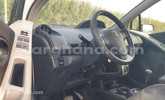 Ra Imported Toyota Yaris funfun Ọkọ̀ in Import - Dubai ni Ashanti Ra Imported Toyota Yaris funfun Ọkọ̀ in Import - Dubai ni Ashanti