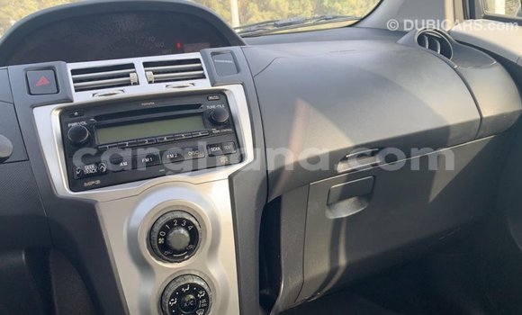 Ra Imported Toyota Yaris funfun Ọkọ̀ in Import - Dubai ni Ashanti Ra Imported Toyota Yaris funfun Ọkọ̀ in Import - Dubai ni Ashanti