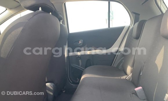 Ra Imported Toyota Yaris funfun Ọkọ̀ in Import - Dubai ni Ashanti Ra Imported Toyota Yaris funfun Ọkọ̀ in Import - Dubai ni Ashanti