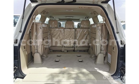 Sayi Imported Toyota Land Cruiser White Mota in Import - Dubai a Ashanti Sayi Imported Toyota Land Cruiser White Mota in Import - Dubai a Ashanti