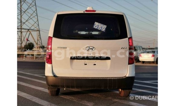 Ra Imported Hyundai Cargo funfun Ọkọ̀ in Import - Dubai ni Ashanti Ra Imported Hyundai Cargo funfun Ọkọ̀ in Import - Dubai ni Ashanti