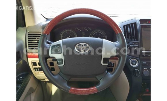 Ra Imported Toyota Land Cruiser funfun Ọkọ̀ in Import - Dubai ni Ashanti Ra Imported Toyota Land Cruiser funfun Ọkọ̀ in Import - Dubai ni Ashanti
