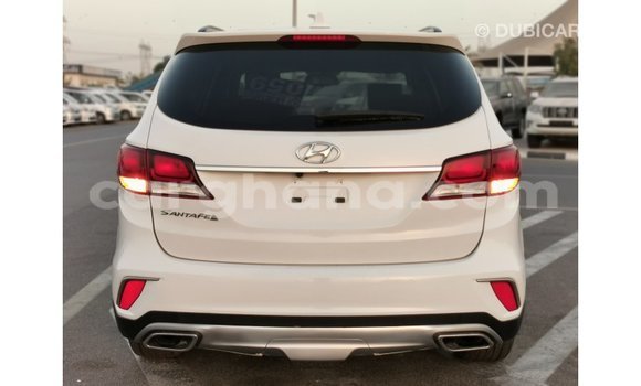 Sayi Imported Hyundai Santa Fe White Mota in Import - Dubai a Ashanti Sayi Imported Hyundai Santa Fe White Mota in Import - Dubai a Ashanti