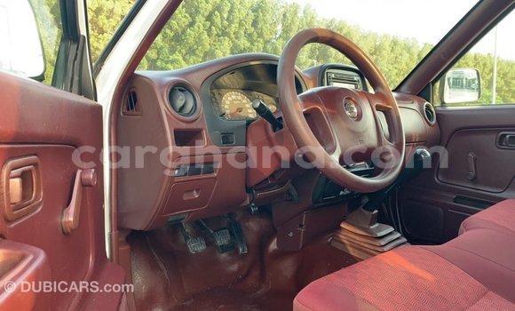 Ra Imported Nissan Pickup funfun Ọkọ̀ in Import - Dubai ni Ashanti Ra Imported Nissan Pickup funfun Ọkọ̀ in Import - Dubai ni Ashanti