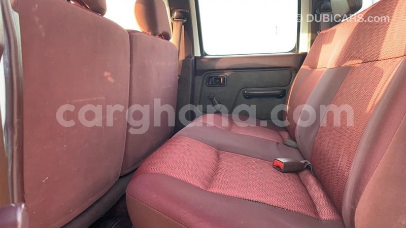 Big with watermark nissan pickup ashanti import dubai 32686