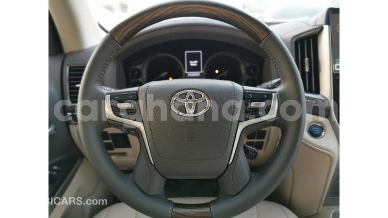 Big with watermark toyota land cruiser ashanti import dubai 32700