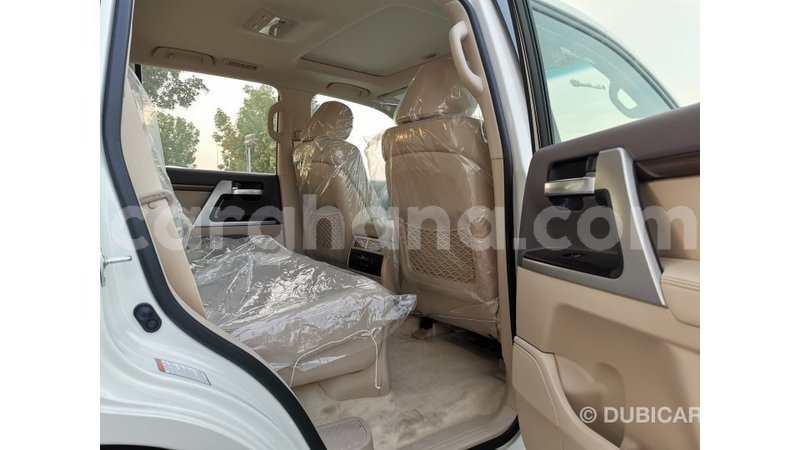 Big with watermark toyota land cruiser ashanti import dubai 32700