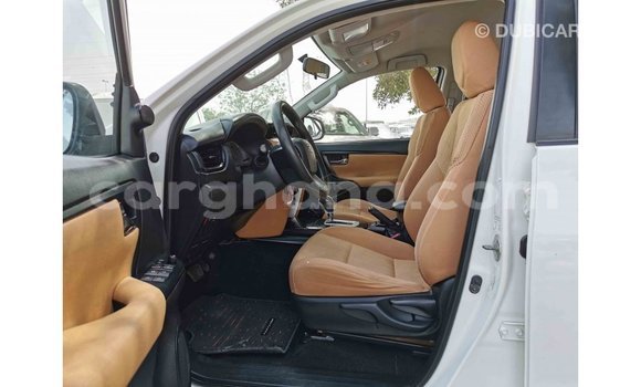Sayi Imported Toyota Fortuner White Mota in Import - Dubai a Ashanti Sayi Imported Toyota Fortuner White Mota in Import - Dubai a Ashanti