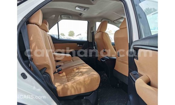 Sayi Imported Toyota Fortuner White Mota in Import - Dubai a Ashanti Sayi Imported Toyota Fortuner White Mota in Import - Dubai a Ashanti
