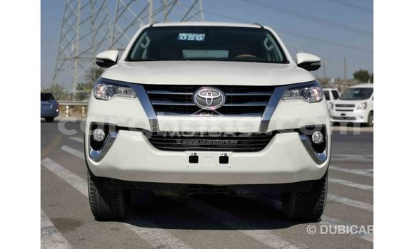 Sayi Imported Toyota Fortuner White Mota in Import - Dubai a Ashanti Sayi Imported Toyota Fortuner White Mota in Import - Dubai a Ashanti