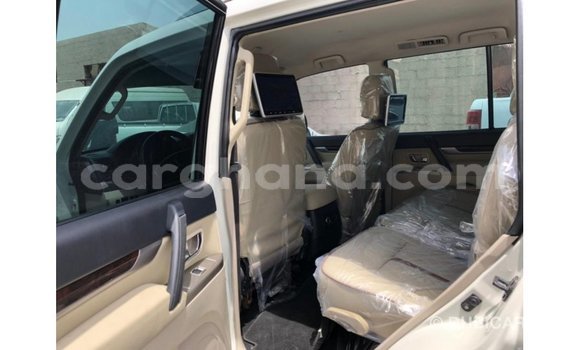 Sayi Imported Mitsubishi Pajero White Mota in Import - Dubai a Ashanti Sayi Imported Mitsubishi Pajero White Mota in Import - Dubai a Ashanti