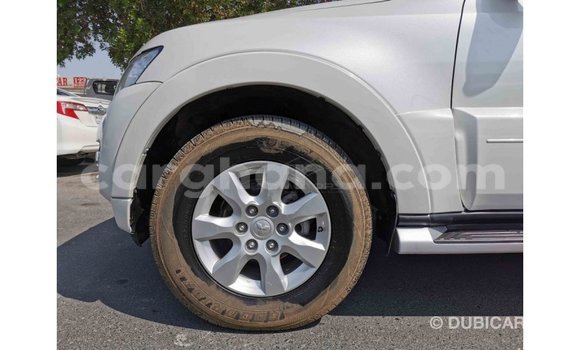 Sayi Imported Mitsubishi Pajero White Mota in Import - Dubai a Ashanti Sayi Imported Mitsubishi Pajero White Mota in Import - Dubai a Ashanti