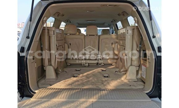 Sayi Imported Toyota Land Cruiser White Mota in Import - Dubai a Ashanti Sayi Imported Toyota Land Cruiser White Mota in Import - Dubai a Ashanti