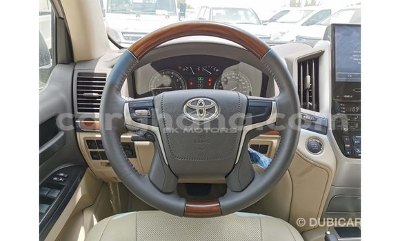 Ra Imported Toyota Land Cruiser funfun Ọkọ̀ in Import - Dubai ni Ashanti Ra Imported Toyota Land Cruiser funfun Ọkọ̀ in Import - Dubai ni Ashanti