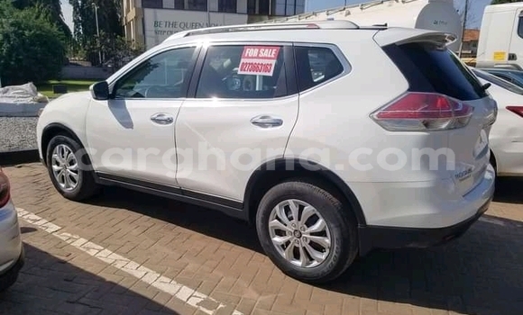 Ra Àlòkù Nissan Rogue funfun Ọkọ̀ in Tema ni Greater Accra Ra Àlòkù Nissan Rogue funfun Ọkọ̀ in Tema ni Greater Accra
