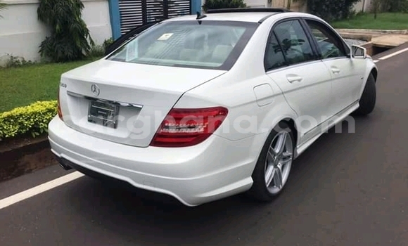 Buy Used Mercedes-Benz C250 coupe White Car in Accra in Greater Accra Buy Used Mercedes-Benz C250 coupe White Car in Accra in Greater Accra