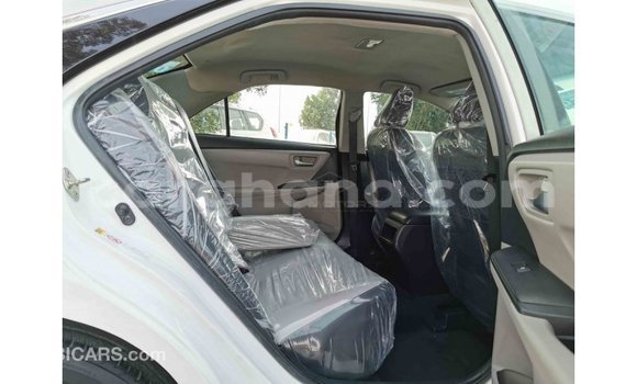 Buy Import Toyota Camry White Car in Import - Dubai in Ashanti Buy Import Toyota Camry White Car in Import - Dubai in Ashanti