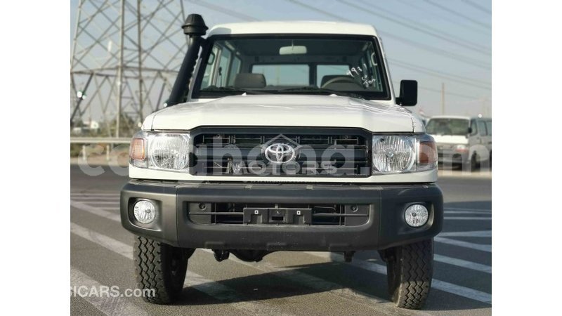 Big with watermark toyota land cruiser ashanti import dubai 33010