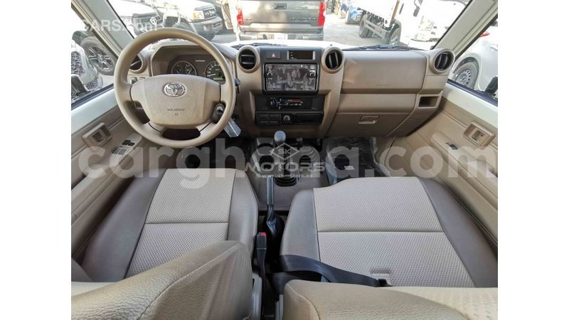 Big with watermark toyota land cruiser ashanti import dubai 33010