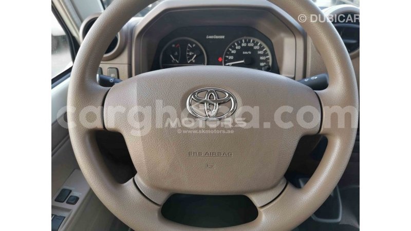 Big with watermark toyota land cruiser ashanti import dubai 33010