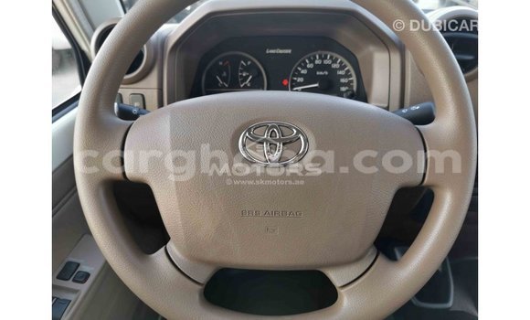 Ra Imported Toyota Land Cruiser funfun Ọkọ̀ in Import - Dubai ni Ashanti Ra Imported Toyota Land Cruiser funfun Ọkọ̀ in Import - Dubai ni Ashanti