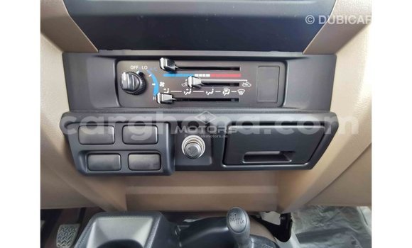 Ra Imported Toyota Land Cruiser funfun Ọkọ̀ in Import - Dubai ni Ashanti Ra Imported Toyota Land Cruiser funfun Ọkọ̀ in Import - Dubai ni Ashanti